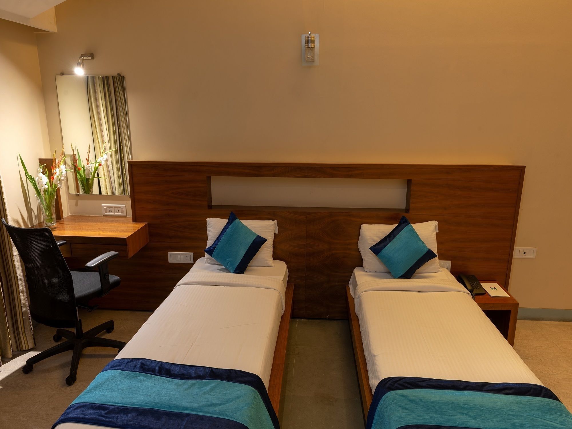 Hotel Mint Koregaon Park Pune Exteriör bild