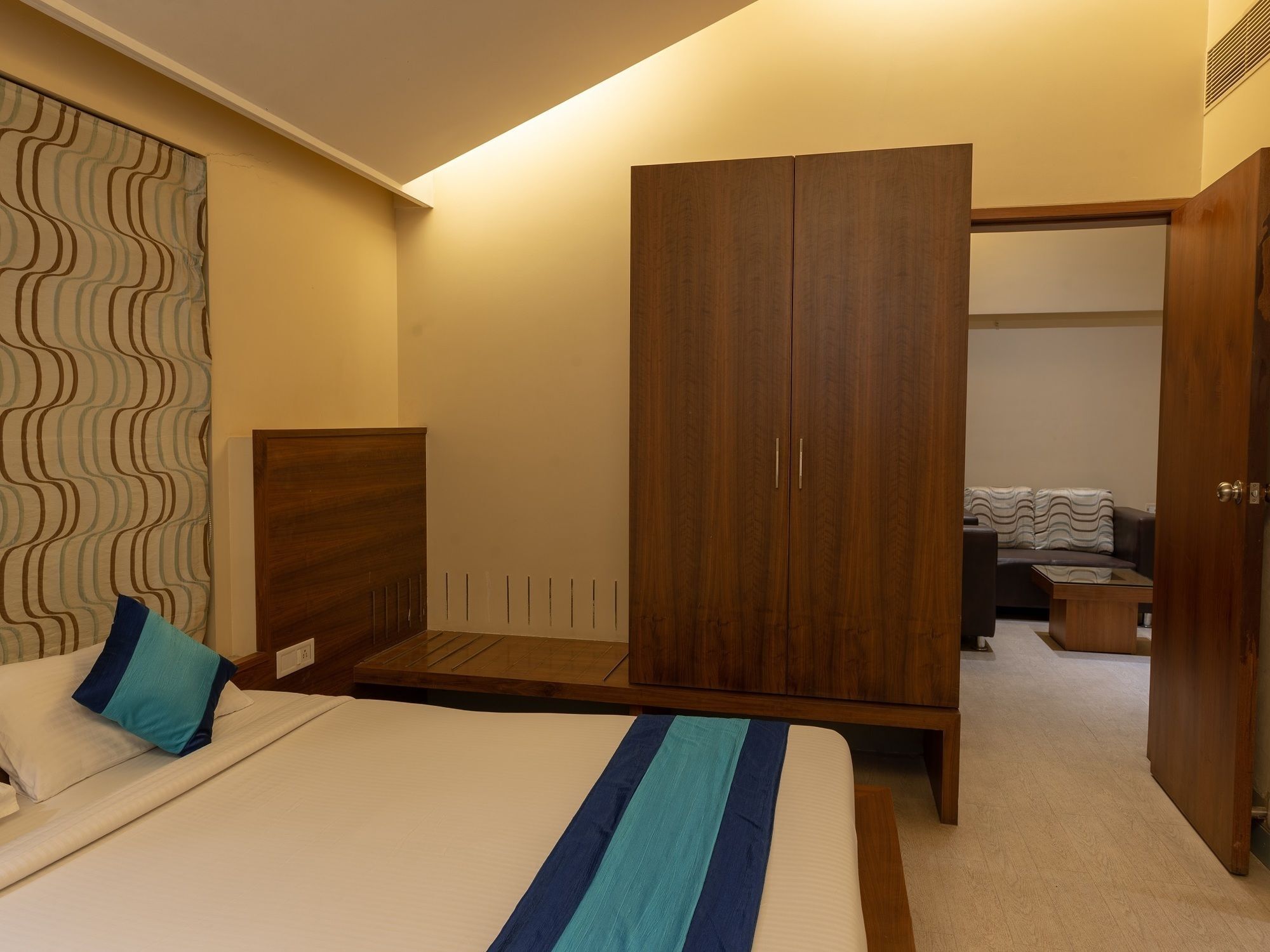 Hotel Mint Koregaon Park Pune Exteriör bild