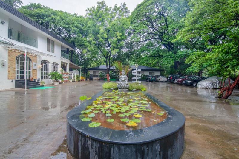 Hotel Mint Koregaon Park Pune Exteriör bild